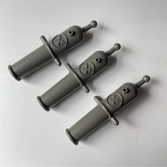 LEGO Vintage Weapon Cannon Non Shooting 518 and Cannon Base 2527 w Munitions - Picture 4 of 9